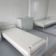 Skladacie kovové postele sú ideálnou voľbou do nemocníc, internátov, hostelov a iných zariadení. 