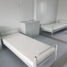 Skladacie kovové postele sú ideálnou voľbou do nemocníc, internátov, hostelov a iných zariadení. 
