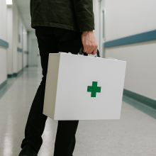 #27 FIRSTAID MOVE – Lekárnička kufrík