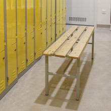 Klasická šatňová lavica #16 BENCH 1500. Je vhodná do šatní, športových klubov, do wellness, fitness centier.