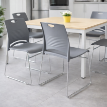 Ergonomická jedálenská stolička, sivá