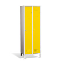 2-dverová šatňová skriňa s dlhými dverami a nožičkami