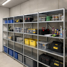 Csavarmentes fém polcos állvány 980×400 mm polcokkal – alapmodul