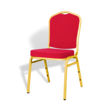 Konferenčná stolička s červeným čalúnením a zlatým rámom.
