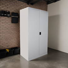 Veľká dielenská skriňa ktorá má 8 zásuviek a 2 predeľovacie police.