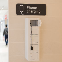 Skriňa na nabíjanie mobilných telefónov s 5 priehradkami