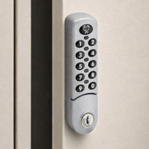 #12 ELECTRO – Elektronický zámok do kovových skríň so systémom na centrálny kľúč#12 ELECTRO – Elektronický zámok do kovových skríň so systémom na centrálny kľúč