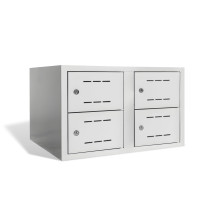 4-dverová skriňa na topánky.